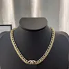 18 -stijl damesontwerp ketting faux leer 18K vergulde roestvrijstalen kettingen choker kettingbrief hanger Europa Amerika mode bruiloft sieraden