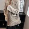 2023 torebki wyprzedaż online sprzedaż luksusowa skórzana łańcuch na ramię Crossbody TOTE TOBE FOR FOR WINDATE DEN WSKADOWI TREND TREND TREND WOMNA WOMPITA