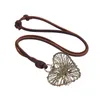 Ketens lente en herfstmeisjes ketting draad kronkelende liefde retro hangers item kleding