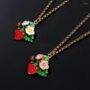 Pendentif Colliers Envoyer Fille Cadeau Clavicule Chaîne Avec Costume En Métal Accessoires Alliage Fruits Fraise Collier