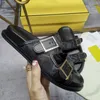 Sandaler Senaste mönster Kvinnor Casual Designers Shoes Slippers av högsta kvalitet äkta lädersko spänne band Sandal platt häl bekväm toffel storlek 35-43