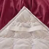 Spódnica łóżka luksusowy zima szybka ciepła aksamitna spódnica super miękka gruba flanelowa pikowana łóżko przeciwprodukujne okładka łóżka nie zawiera poduszki 230211