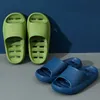 Slippers Slippers الأطفال Antiskid Beach Sandals الأحذية الصيفية للأطفال إيفا غير زحول جوفاء خارج أسفل الحمام ناعم داخلي شرائح R230208