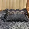 Falda de cama Funda de cama de terciopelo de cristal de lujo Acolchado de encaje Sábana ajustable Cobertura de 3 lados Falda de cama con volantes y caída de polvo 230211