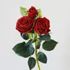 Dekorativa blommor 3 Huvud Känns fuktgivande rosor Artficial Silk Home Chritmas Weeding Decoration Year Fake Flower