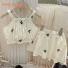 Uppsättningar Bear Leader Little Girl Summer Korean Children's Clothing Embroidered Suit Girl's Suspender Shirt kjolbyxor Twopiece Set