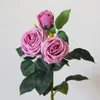 Dekorativa blommor 3 Huvud Känns fuktgivande rosor Artficial Silk Home Chritmas Weeding Decoration Year Fake Flower