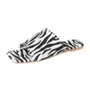 Pantofole 2022 nuove pantofole da donna stampa leopardata Zebra moda sexy sandali estivi da donna abbigliamento outdoor scarpe da spiaggia piatte da donna G230210