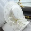 Cloches cetim renda branca vestido de noiva Chapéu francês Retro British Ladies Banquetes Elegante e elegante Capéu de cabeça nupcial Acessório de casamento 230210