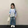 衣類セット韓国の子供の衣類スプリング新しいカジュアルレター半袖Tシャツジョーカーニットブラウスデニムパンツセット3