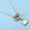 Naszyjniki wiszące Naszyjnik 2023 Modne zamki dla kobiet przycisków akcesoria Sweater łańcuchy biżuterii