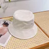 Классические полосы ковша дизайнеры шапки