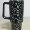 40 unz Leopard Tubbler z uchwytem i wielokrotnym użyciem słomy izolowane kawy kawy