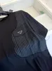 メンズTシャツデザイナー2023特大のTシャツ夏の贅沢なTシャツ最新のストライプ幾何学的アークスプライスクルーネック半袖シャツ061C