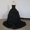 Klassisches schwarzes und weißes Gothic-Hochzeitskleid 2023, Ballkleid, Rüschen, Landgarten-Brautkleider, Schnürung, afrikanische Boho-Rock-Kleider für Frauen, Vestidos de Fiesta