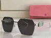 Óculos de sol feminino para verão estilo 883 antiultravioleta placa retrô meia armação moda óculos caixa aleatória 883TS