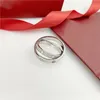 Pierścień z karty i podwójnej pętli pierścionek ze stali nierdzewnej pierścionka mody biżuterii Man's Wedding obiec