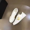 PJ Luxury Men Sports Shoes Virgil Coach أحذية عاجية من جلد العجل من الجلد الأبيض الأزرق الأخضر الأزرق تغطي السميك السميك الأزياء الفاخرة ذات الأحذية الرياضية منخفضة الحجم 39-45