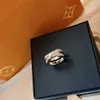 LW Diamond Pierścienie dla kobiet 925 Srebrne pierścienie Platyna Platyna Designer Inkrustowani cyrkon Luksusowy projektant marki Para klasyczny styl Wed211d