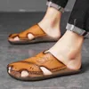 Sandaler Summer Men Leather Vintage Roman Slip-On 2023 tofflor utomhus sneakers mjuka botten gummi strandbassänger promenad sko