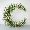 Elegante bruiloft achtergrond decoratie maanboog met kunstmatige groene planten roze wek bloemenrij voor feestraam site -lay -out