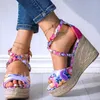 Sandalet artı boyut 43 Dropship Mor Çiçek Baskılı Yaz Kama Platformu Yüksek Topuklu Ayakkabılar Kadınlar