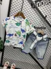 Set Set da bambino per bambini, simpatico animaletto, maglietta con maniche, pantaloncini in denim, pezzo di abbigliamento alla moda per bambini