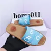 Fahsion Deisgner Womens Beach Sandals Woody Mules Brand Slide Slide Sandal Lady Latering Fabric Outdoor LeatherSole Slides Flip Flops Slippers 35〜41