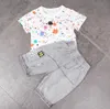 Completi per bambini Abbigliamento estivo Maglietta a maniche corte da ragazzo Lettera buca Pantaloncini di jeans pezzi di set di vestiti per bambini