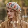 チェッカーカボチャの帽子ベル帽子ベレートクラシックヴィンテージプリズムチェックベレーベレーエレガントな女性高品質のウールカボチャベレー帽のアーティスト女性カシミアキャップ