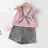 Kläder sommar baby flickor kläder sätter barn fast färg kostym ärmlös chiffong båge topp pläd mönster shorts datorer avslappnade kläder