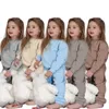 Yeni Kış Essentials Little Girls Giyim Takip Parçaları Set Sıcak Polar On En İyi Sweatshirtpants Çocuklar İçin Spor Takım