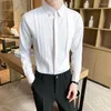 Męskie koszule plus size 5xl-m czarno-białe fold fold design smoking 2023 Men długie rękaw Slim Fit Shirt Social Party Tops