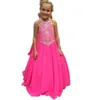 2023 Nya Fuchsia Little Girls Pageant Dresses Pärled Crystals A Line Halter Neck Kids Toddler Flower Prom Party Downs For Weddings293f