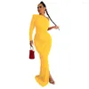 Casual jurken ontworpen dames 2023 Autumn schuine schouder Solid Color Dress Lange bewegende vloer Slim Fit