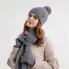 Bandanas 3 Pecs Set Winter Scarf Sticked Thermal Beanies Hat Cap Women Gloves Håll varma 9989