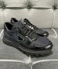 Zarif tasarımcı Prax 01 adam spor ayakkabılar ayakkabı beyaz siyah deri eğitmenler plaka biçimi kaykay yürüyüş erkekler sıradan koşucu sporu eu38-46