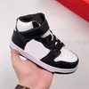 2023 Mid Kids Baby Shoes for Boys Girls Sports Black White Cows Cows Trainers Boy and Girl Athletic Outdoor Kids 24-35 Eur