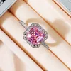 Bröllopsringar Huitan Simple and Elegant Pink CZ för kvinnor Brillant Finger Accessories Low-Key Proposal Engagement Fashion Jewelry