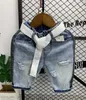 Set Set da bambino per bambini, simpatico animaletto, maglietta con maniche, pantaloncini in denim, pezzo di abbigliamento alla moda per bambini