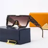 2023 Óculos de sol quadrados Designer feminino Luxo Men feminino feminino Classic Retro UV400 Outdoor com caixa