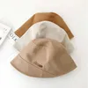 ワイドブリム帽子新しい日本人女性バケツ帽子ファッションコットンソイルドカラー折りたたみ漁師帽子女性太陽保護盆地キャップゴラスパラミュージャーR230214