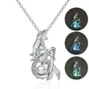 Pendentif Colliers 1 pièce Femmes Glow dans le collier sombre Sirène Pierre lumineuse Neklace pour fille Chaîne créative Bijoux de mode