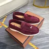 Scarpe firmate Loropiana italiane Nella primavera e nell'autunno del 2023 i fannulloni dell'LP indossano scarpe da donna casual in pelle con suola morbida che sono alla moda