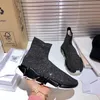 Nya casualskor Fashion Trend Black Recycled Knit Socks Speed ​​Sneakers Män Kvinnor Comfort Cyning mångsidig vit svart sula enhet