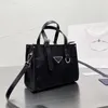 19 5 cm 2022 Nieuwe mini nylon canvas boodschappentas bakken handtassen mode schoudertassen dames handbag230j
