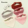 Bibs Burp Doeken 5 stks Voer kwijl kwijl Bibs Katoenaccessoires Geboren vaste kleur Snap Button Soft Triangle Baby 230213