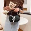 Torby na ramię w stylu zagranicznym torba damska 2023 Produkt letni mały tłum jedwabny szalik Portable Square Single Crossbody