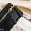 2024 Designerpåsar 21 cm Chain Flap Quilted Bag Women Calfskin Caviar Leather Shoulder Crossbody Handväskor Purses Tote Lady Clutch Card Holder C Family-1784 Har en låda