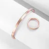 Orecchini di collana set anello rotondo in acciaio inossidabile anello a tre colori bracciali alla moda di braccialetti per donne adorano regali di marchio da sposa